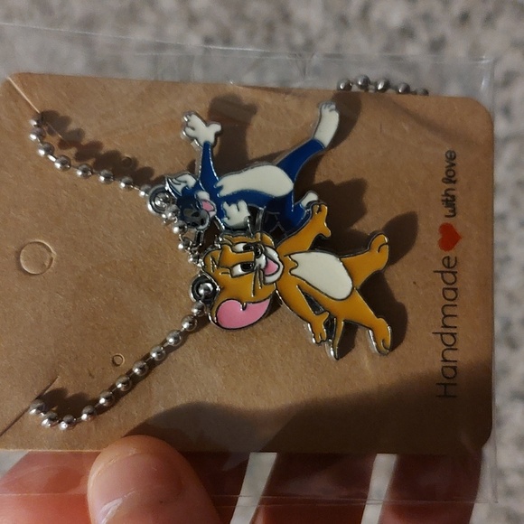 Tom and Jerry Necklace - Picture 2 of 3